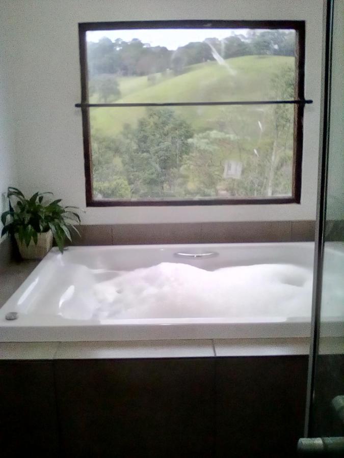 Chale Da Terra Brasil, Piscina, Hidro Dupla, Lareira, Vista Espetacular Lodge Santo Antonio do Pinhal